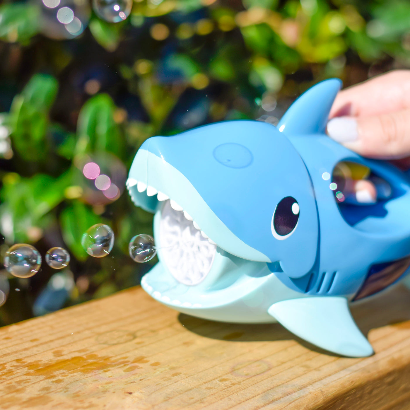 Handheld Shark Bubbler